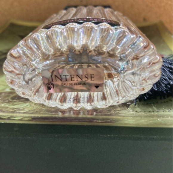 Victoria Secret Intense Eau De Parfum (Discontinued) - Picture 3 of 4